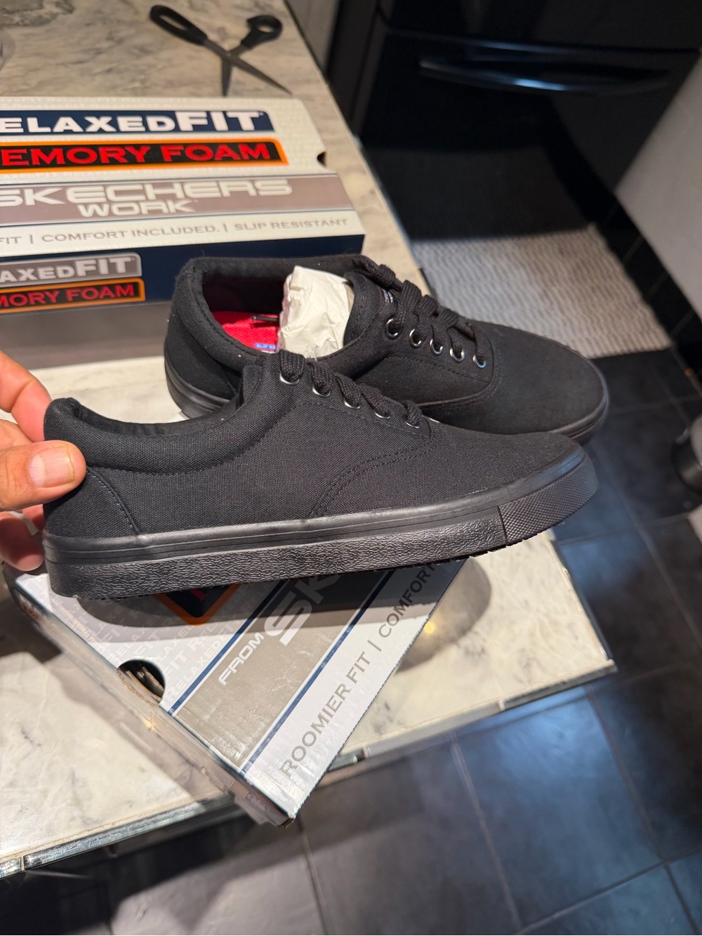 Skechers women Black Low-Top Canvas Sneakers slip resistant electrical hazard ⚠️ - Picture 4 of 8